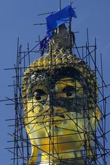 Buddha in renovation