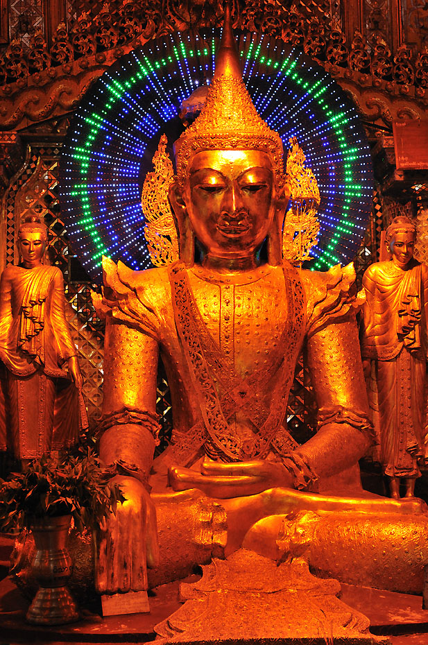 Buddha in Shwedagon - Pagoda