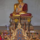 Buddha inside the Wat Huai Rin 