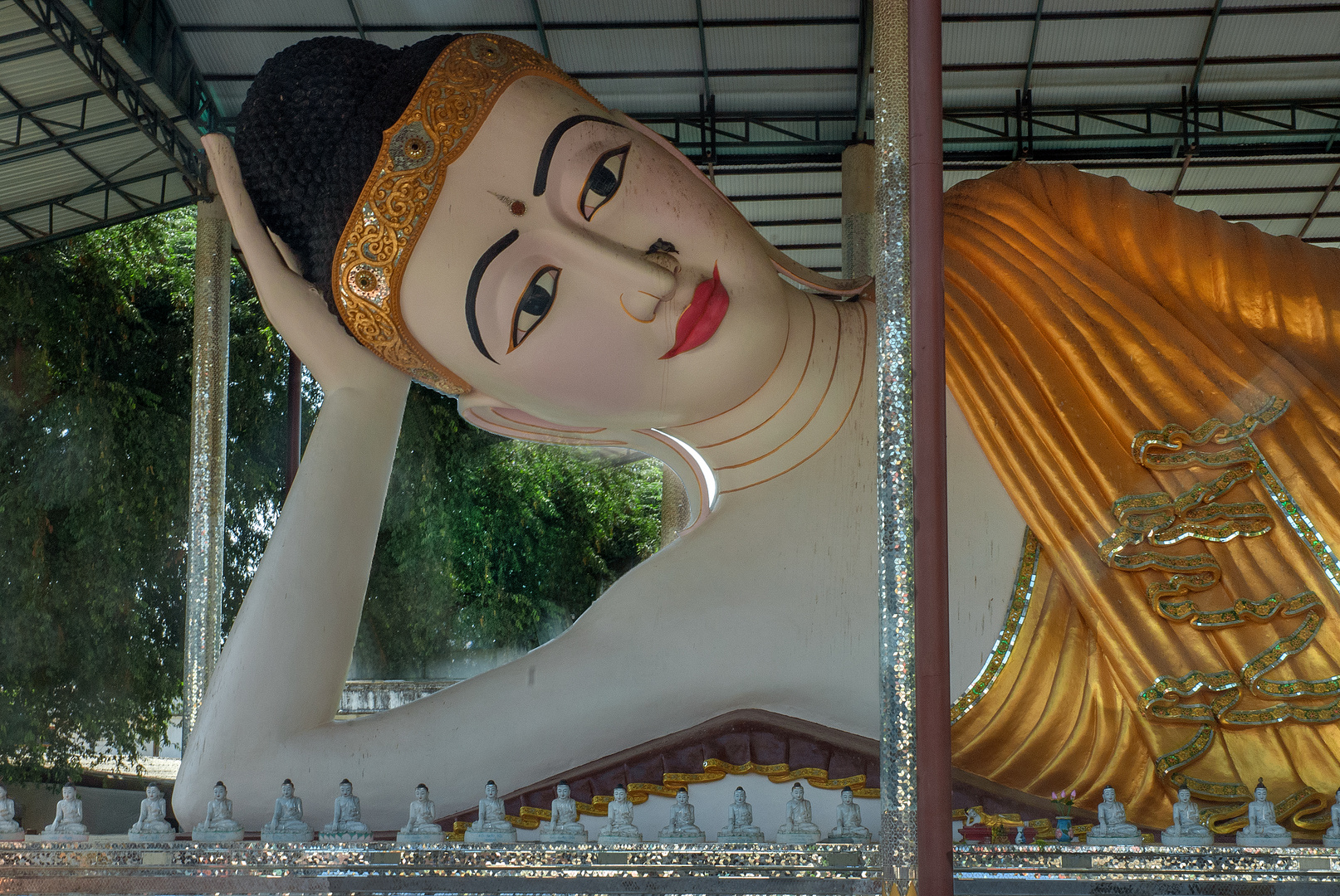 Buddha look in Wat Thai Yai