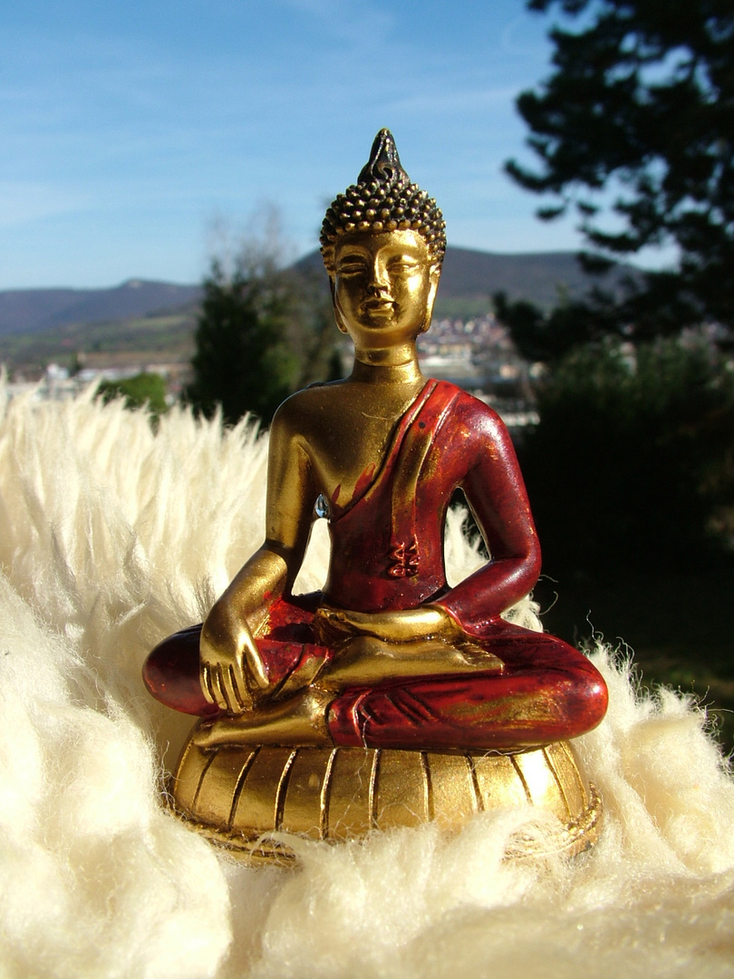 Buddha meditiert am Georgenberg