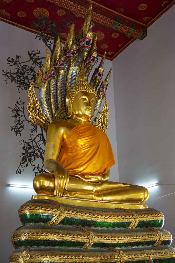 Buddha mit den sieben Schlangen