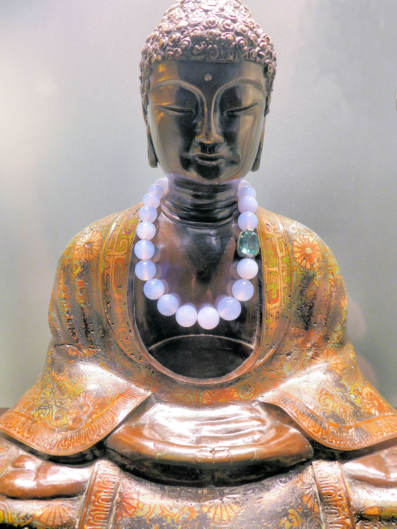 Buddha mit Kette