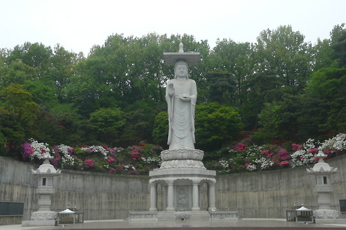 Buddha statue, Bongeunsa Temple, Seoul