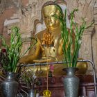 Buddha-Statue im Htilominlo-Tempel, Bagan (© Buelipix)