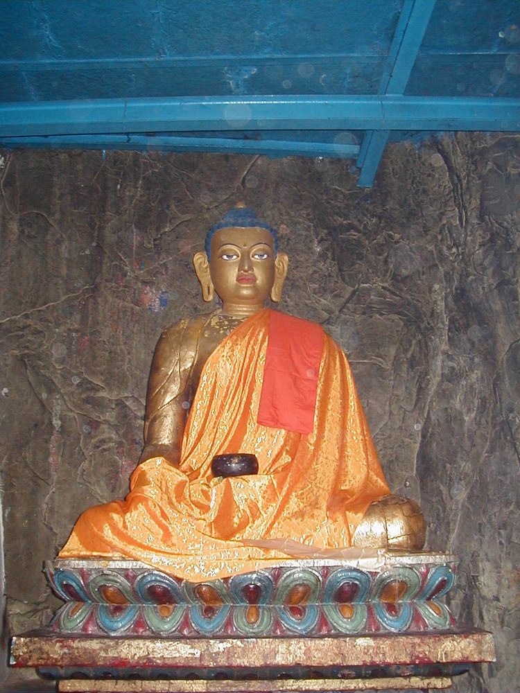 Buddha Statue im Mahabodhi Tempel