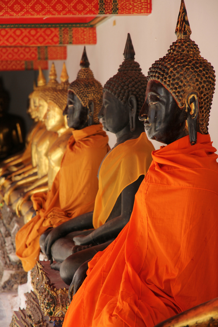 Buddha Statuen in der Wat Pho Temeplanlage