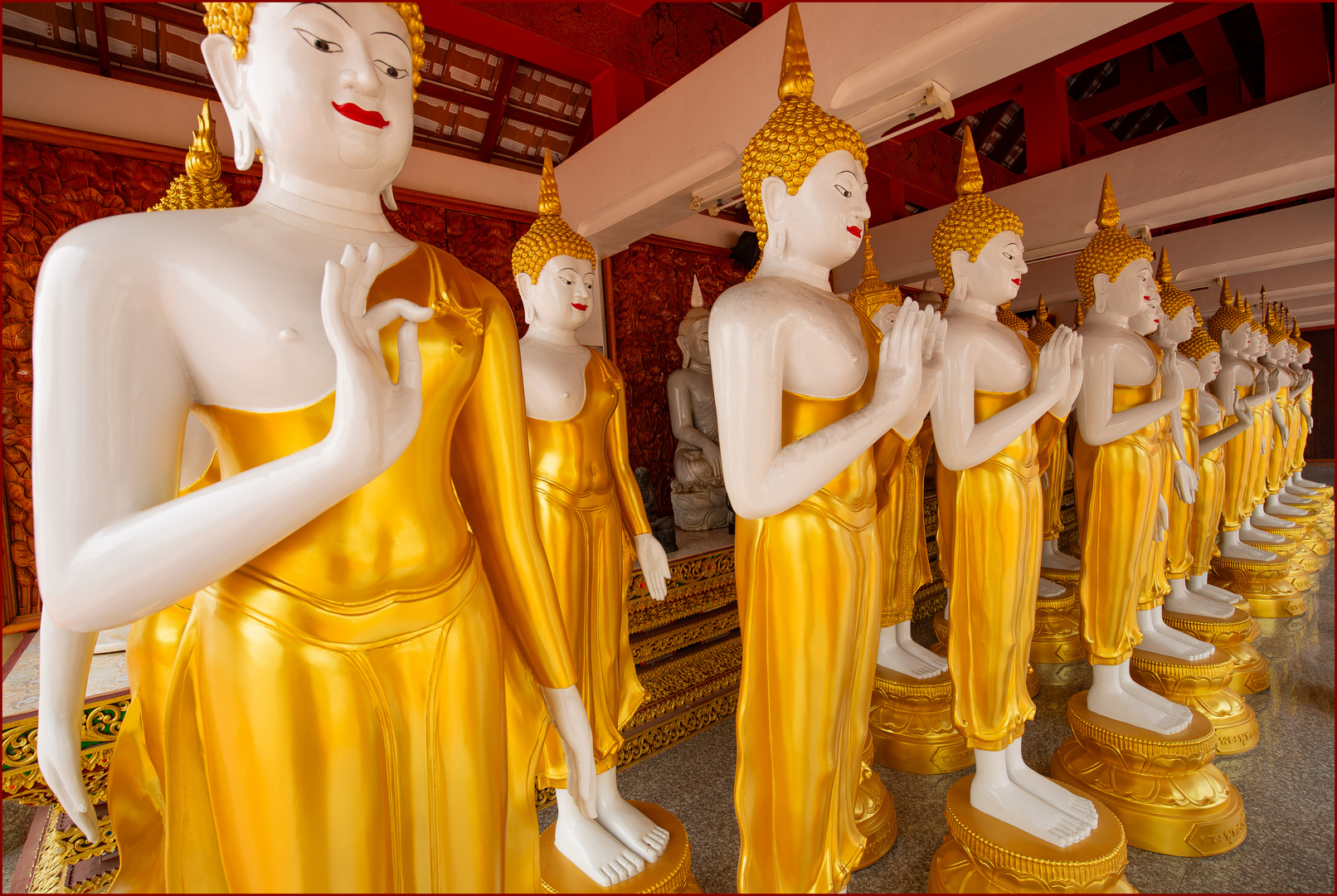 Buddha-Statuen in Wat Ban Densali