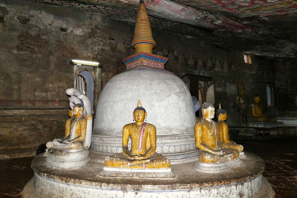 ...Buddha - Stupa...