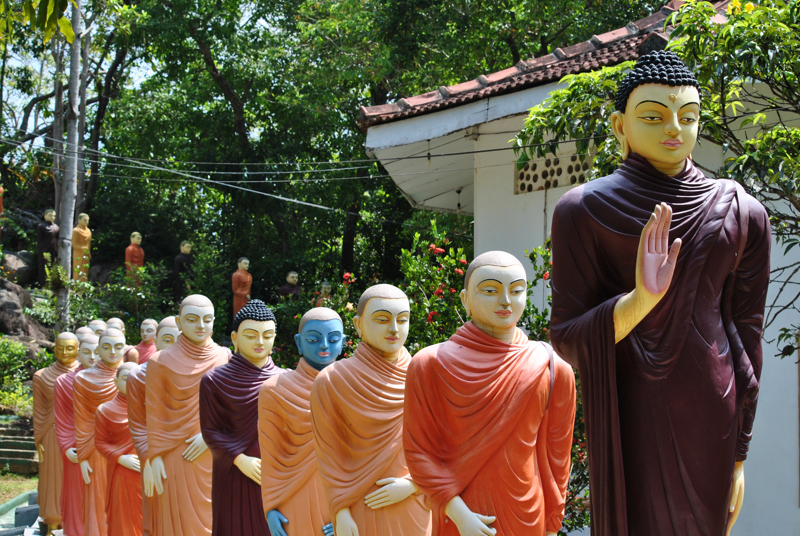 Buddha und Mönche