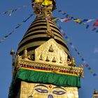 Buddhas Augen blicken auf uns herab