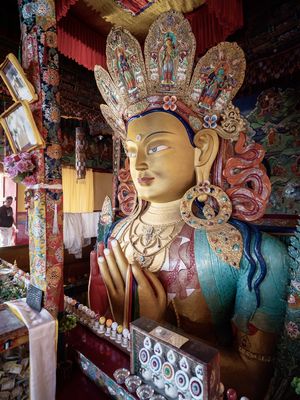 Buddhastatue im Thiksey Kloster