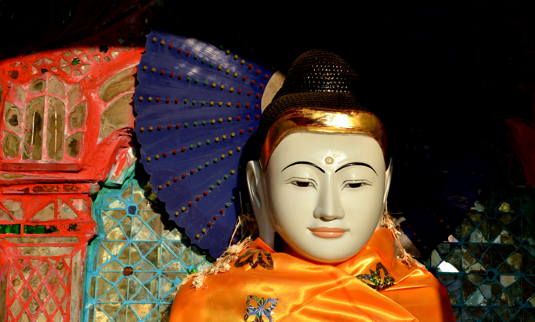 Buddhastatue in der Swedagon-Pagode