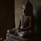 Buddhastatue in einem Tempel in Bagan, Myanmar