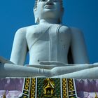 Buddhastatue in Ubonrat Komplex