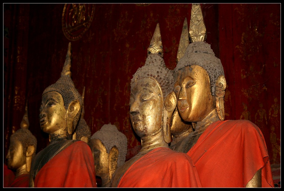 Buddhastatuen im Wat Xieng Thong, Luang Prabang, Laos