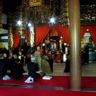 Buddhistische Andacht im Zen-Tempel Eheji