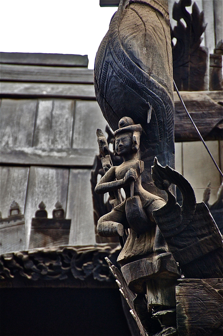 buddhistische holzkunst II , burma 2011