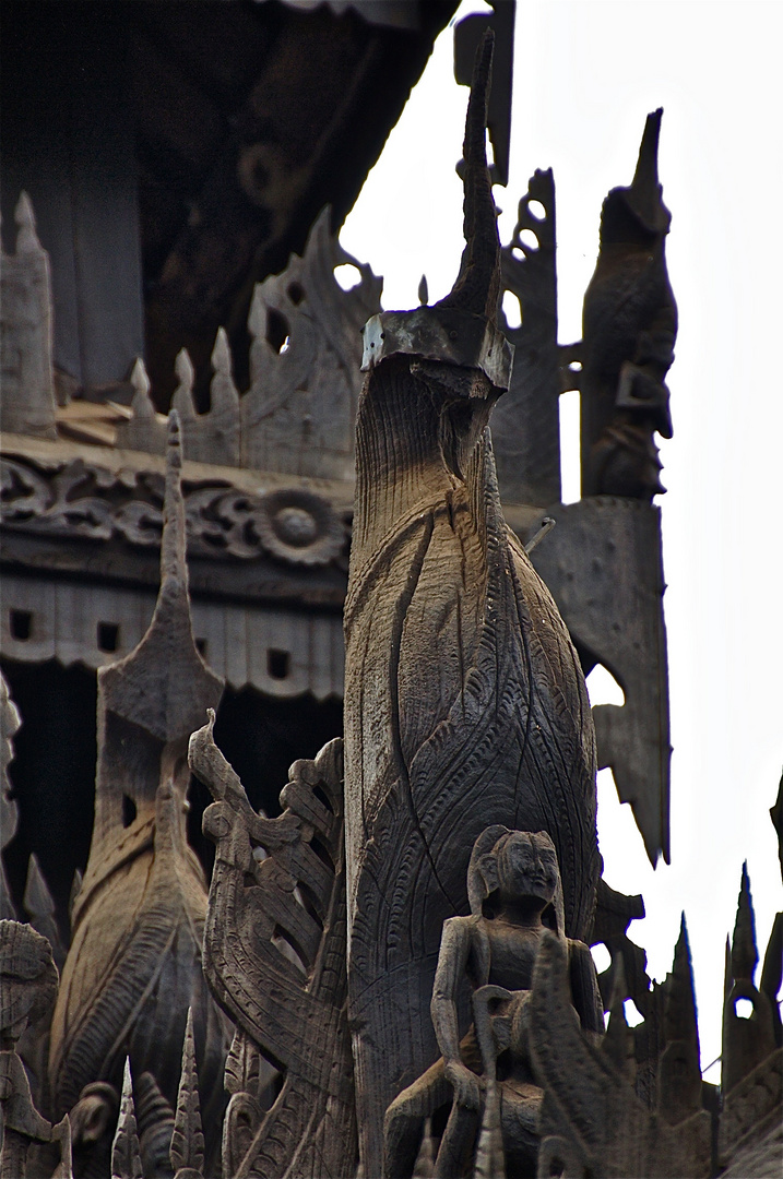 buddhistische holzkunst III , burma 2011