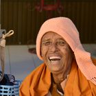 Buddhistische Nonne in der Shwedagonpagode in Yangon, Myanmar