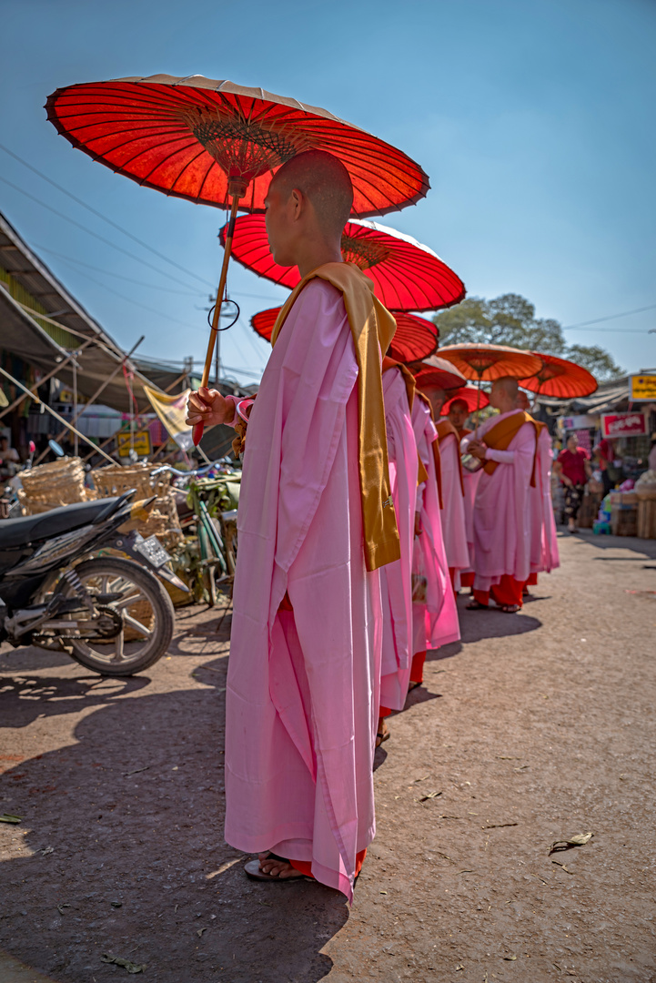 Buddhistische Nonnen in Mandalay