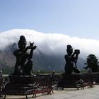 Buddhistische Statuen preisen den Tian Tan Buddha