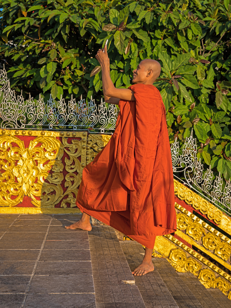 Buddhistischer Mönch in der realen Welt
