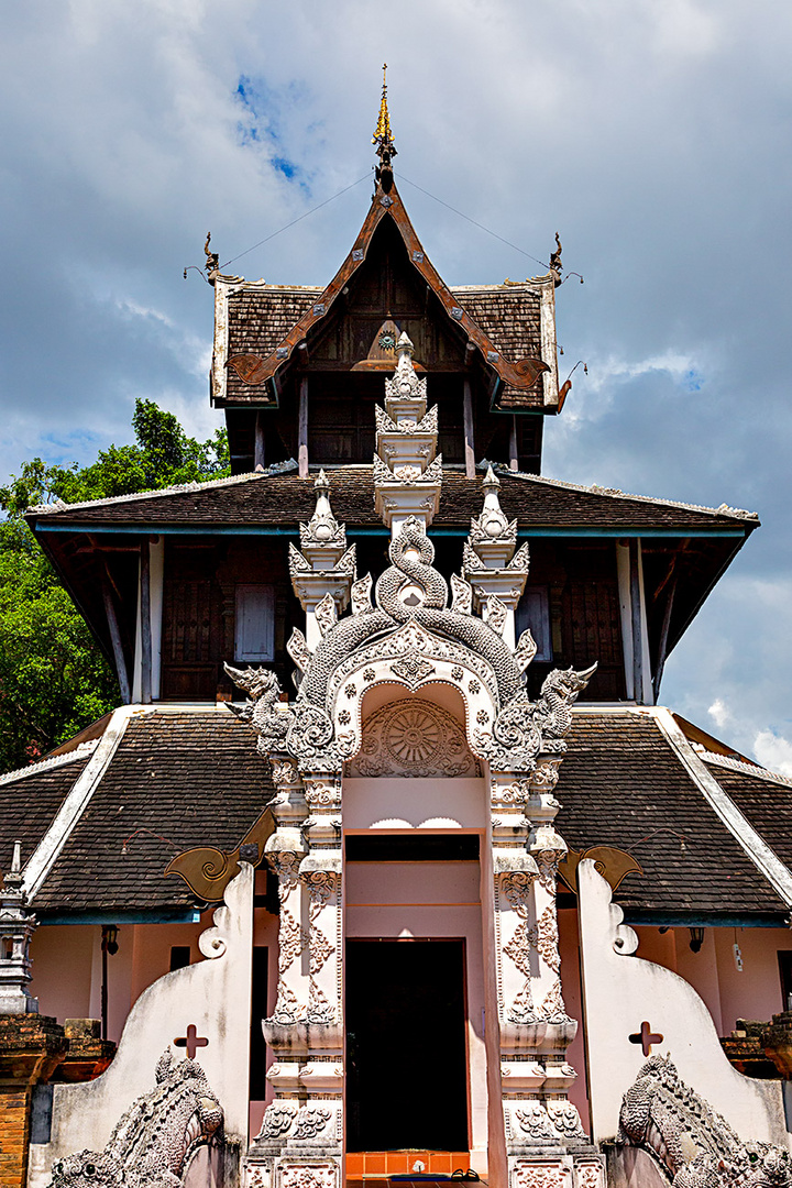 Buddhistischer Tempel ....... 