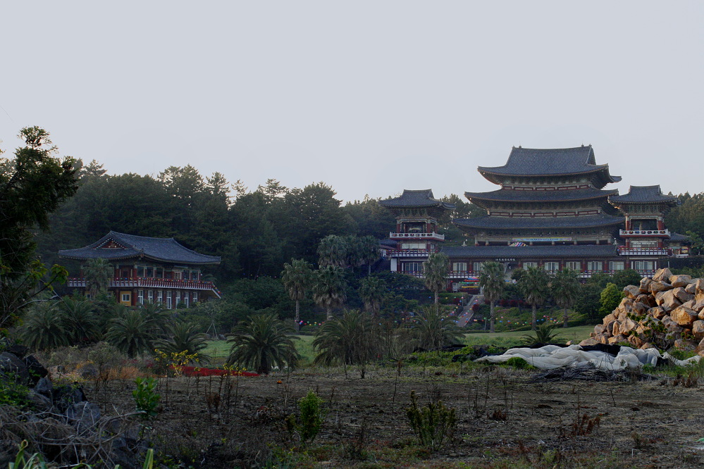 Buddhistischer Tempel Yakcheon-sa auf Jeju-do