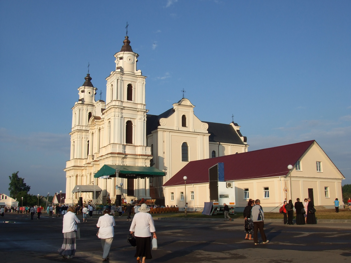 Budslav 2013. Zweiter Tag von Feiern (zwischen 5 und 6 Uhr Morgens)