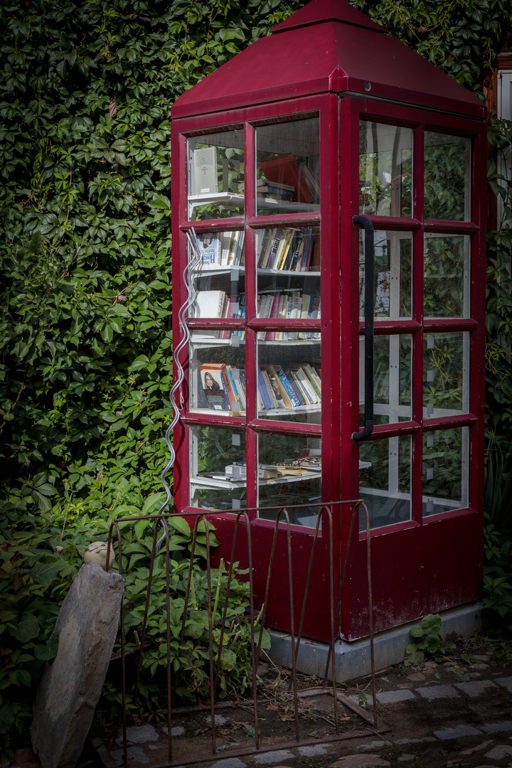 Bücher-Zelle