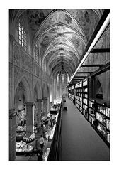 Büchergeschäft in einer Kirche in Maastricht