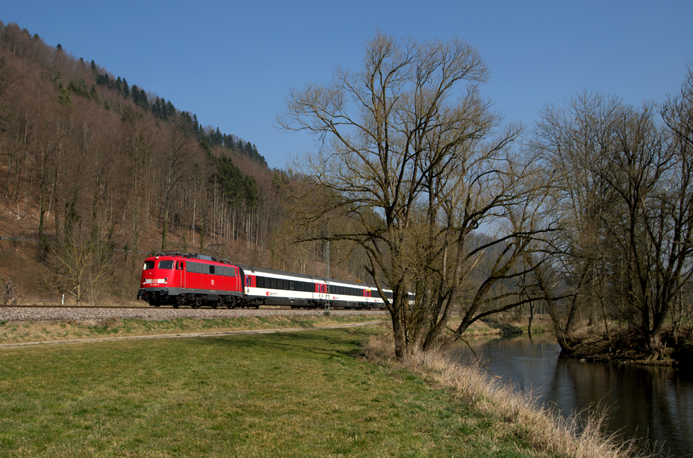 Bügelfalte am Neckar