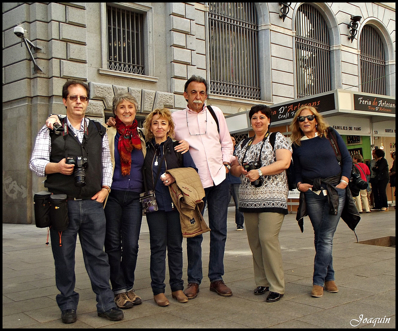 Buena gente por el Portal del Angel