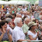 BUERGER klatschen Montags... in Stuttgart K21 Protest Kultur Jun12