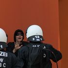 Bürger und Polizisten im Konflikt