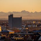 Bürocenter Messe mit Alpen