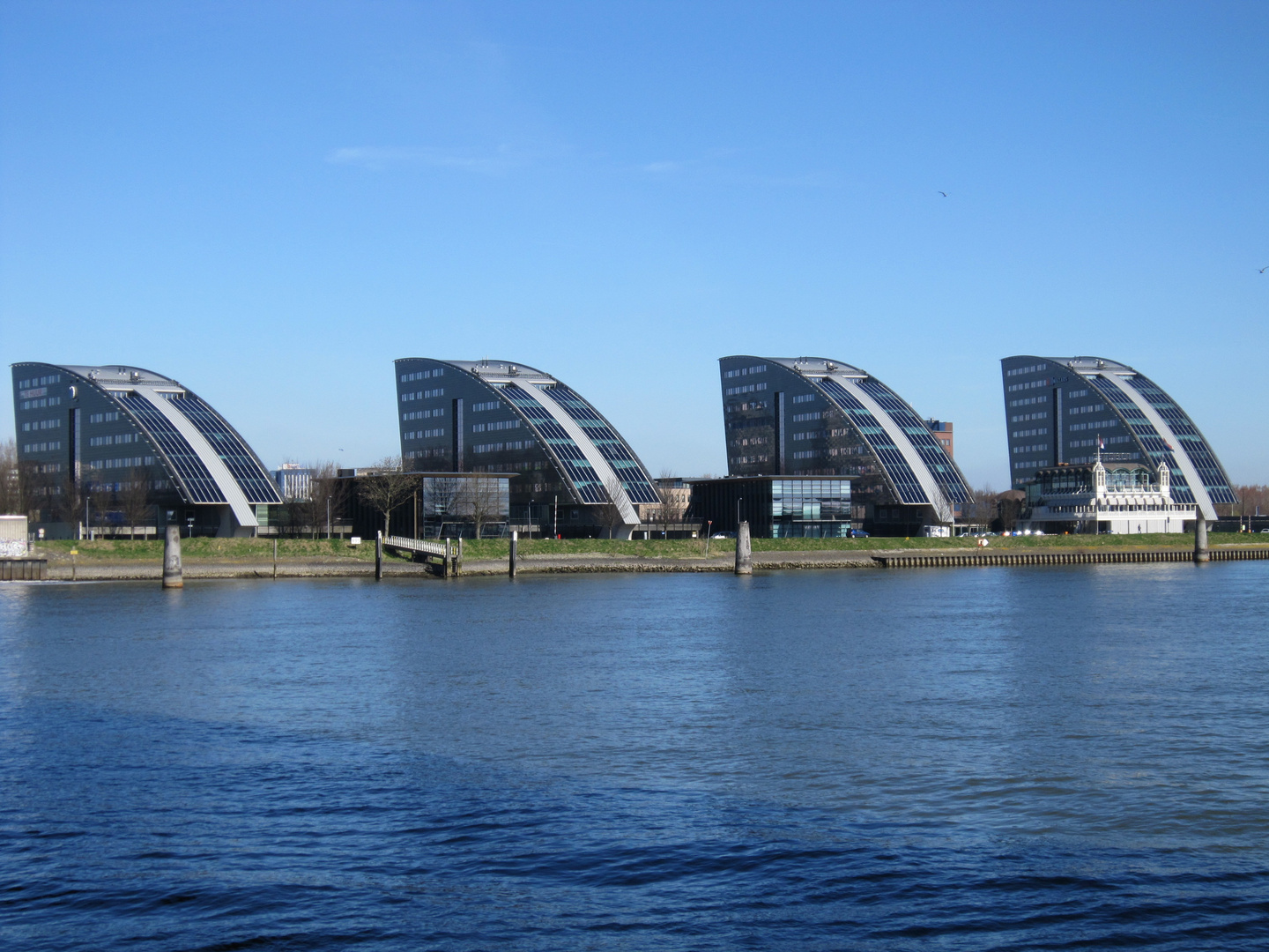 Bürogebäude a.d. Nieuwe Maas