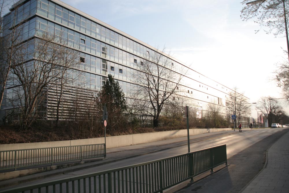 Bürogebäude in der Morgensonne