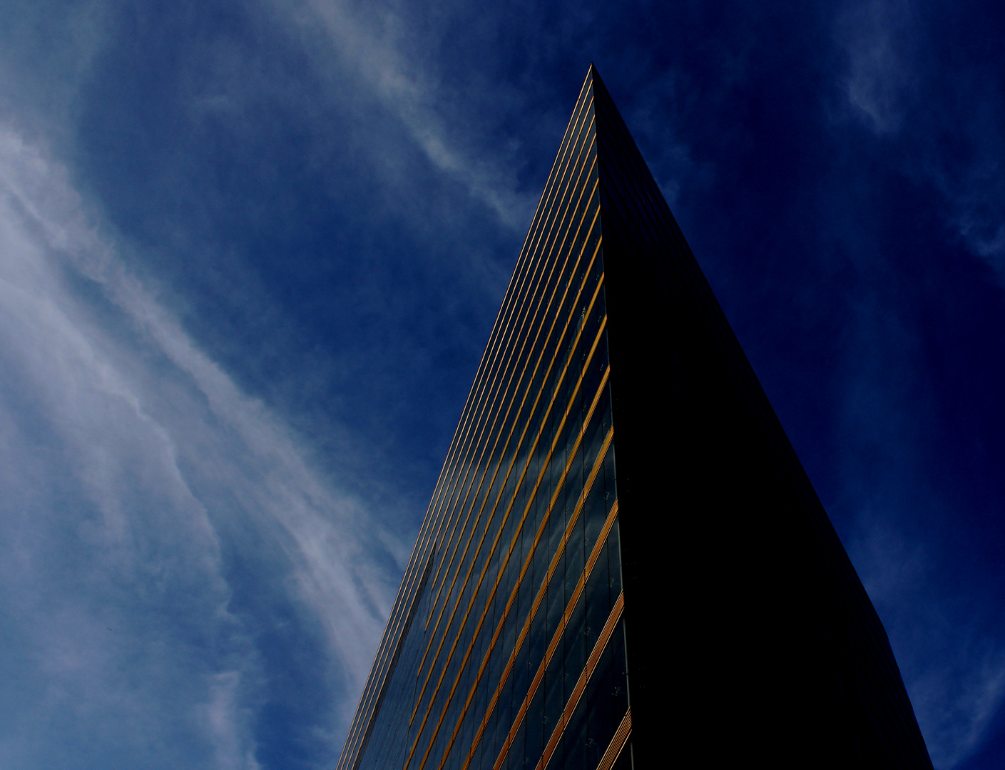 Bürohaus in Düsseldorf "gen Himmel"