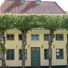 Bürstenschnitt. Rathaus in Ærøskøbing auf Ærø (DK).JPG"