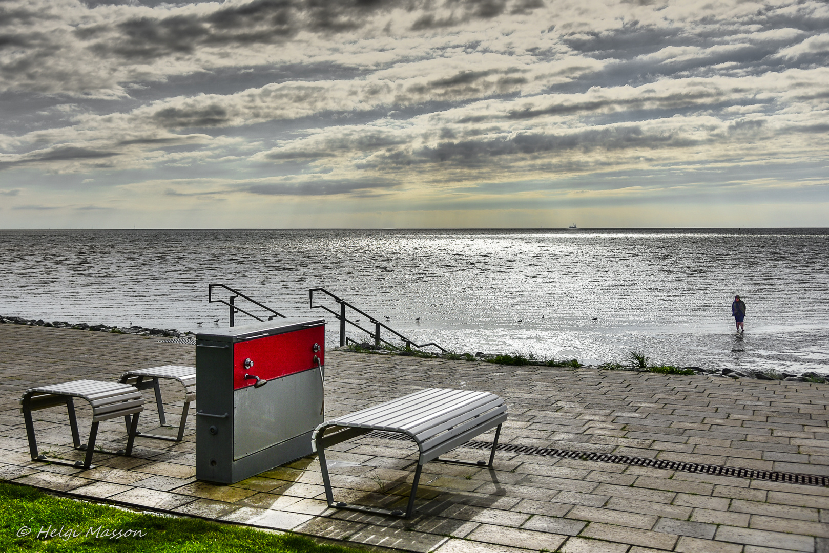 Büsum Deich im Streiflicht