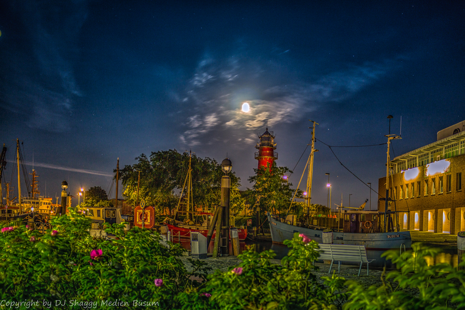 Büsum Hafen bei Nacht 