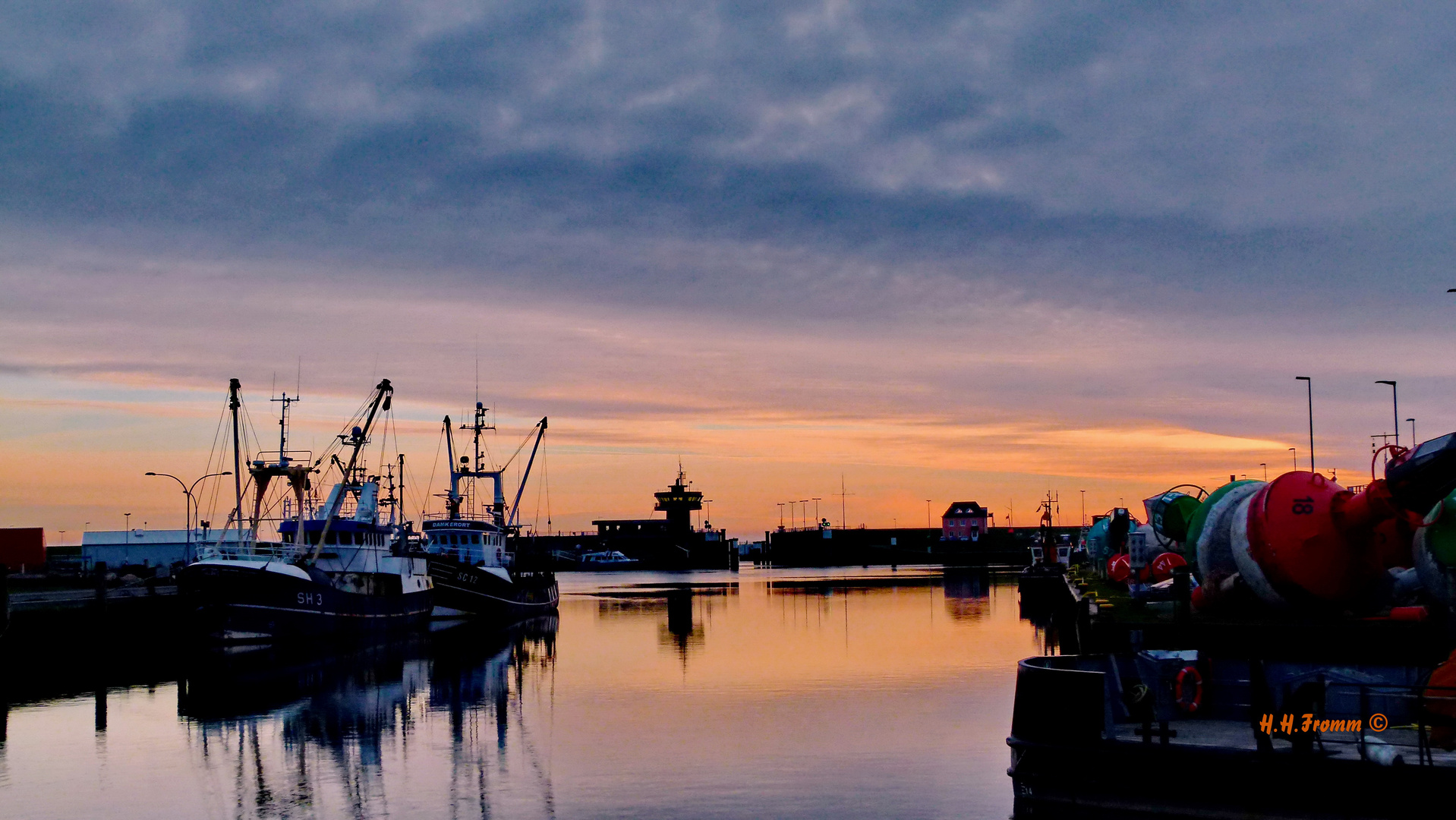 Büsum Hafen Sonnenuntergang im Januar 2015