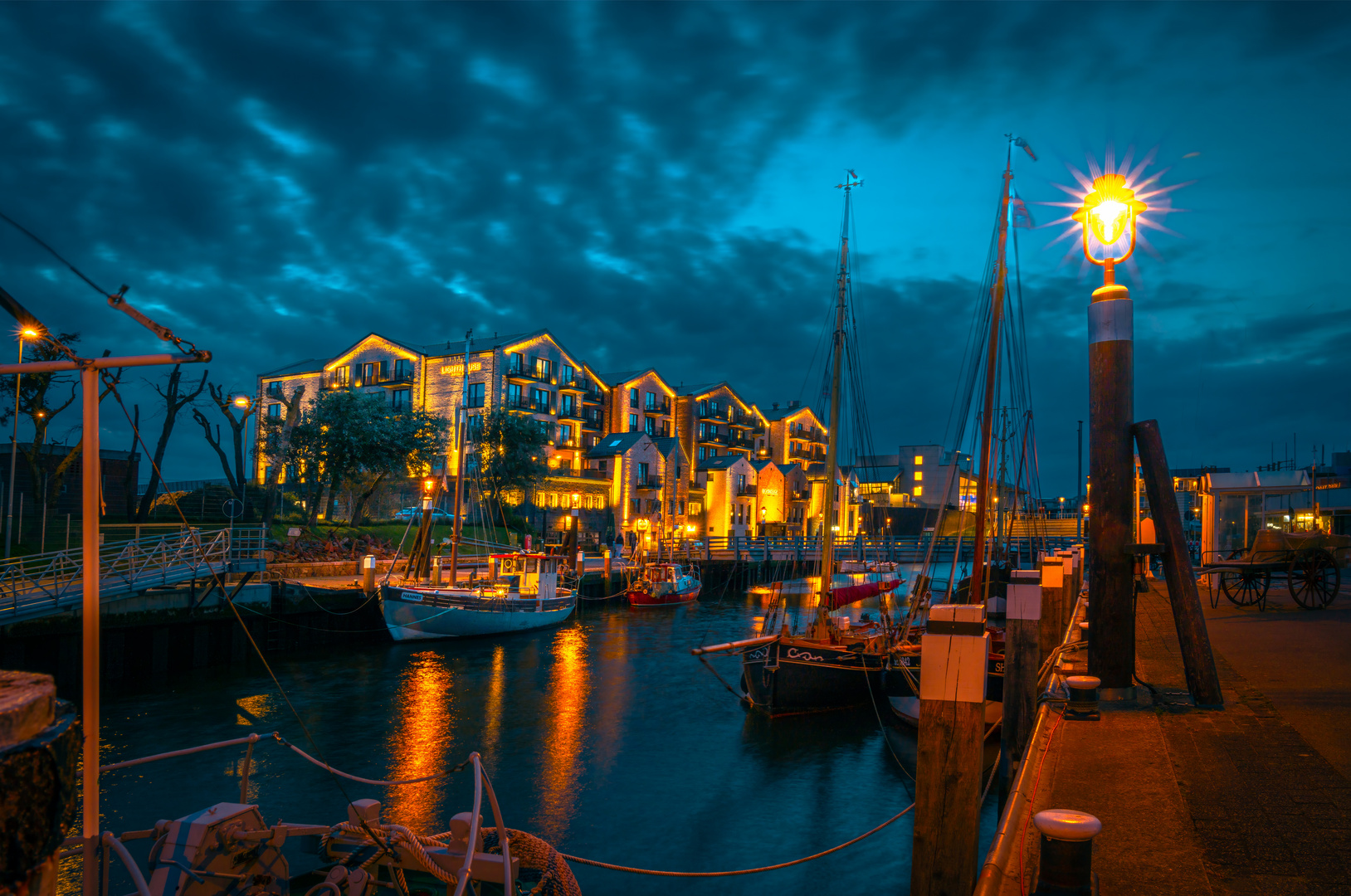 Büsum Museumshafen bei Nacht 