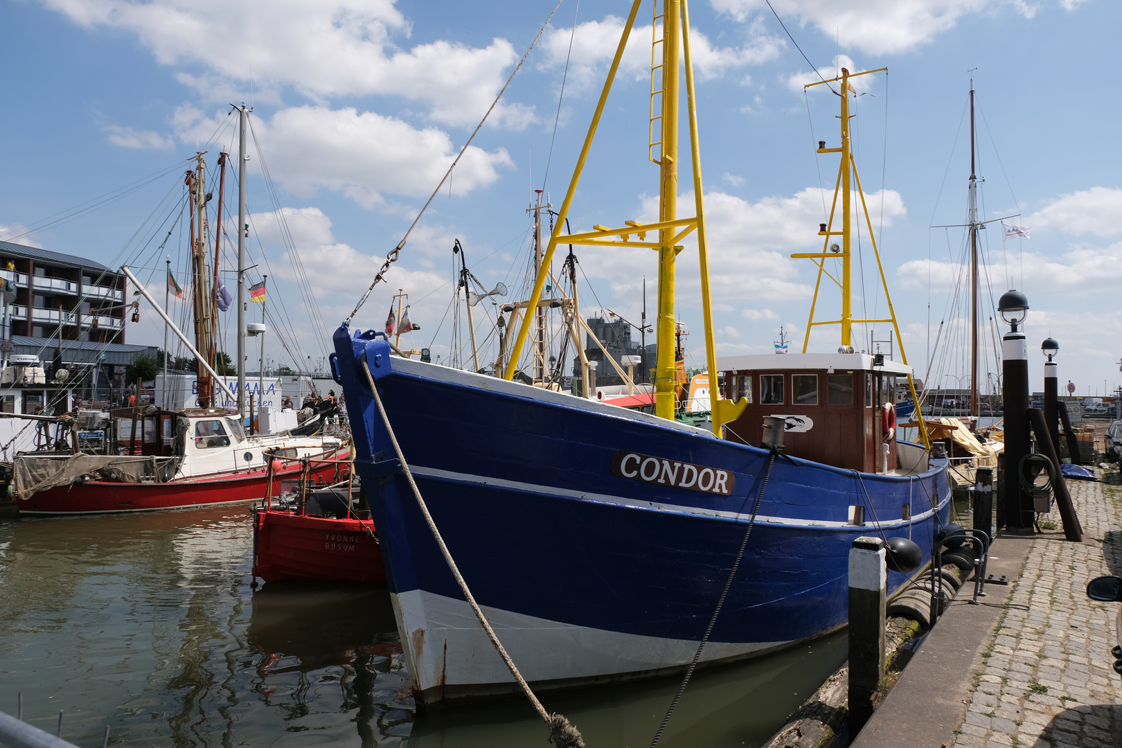 Büsum und ein wenig blau und gelb