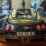 Bugatti 16.4 Veyron (hinten)