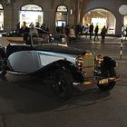 Bugatti bei Nacht