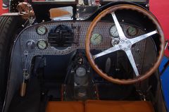 Bugatti damals im Cockpit