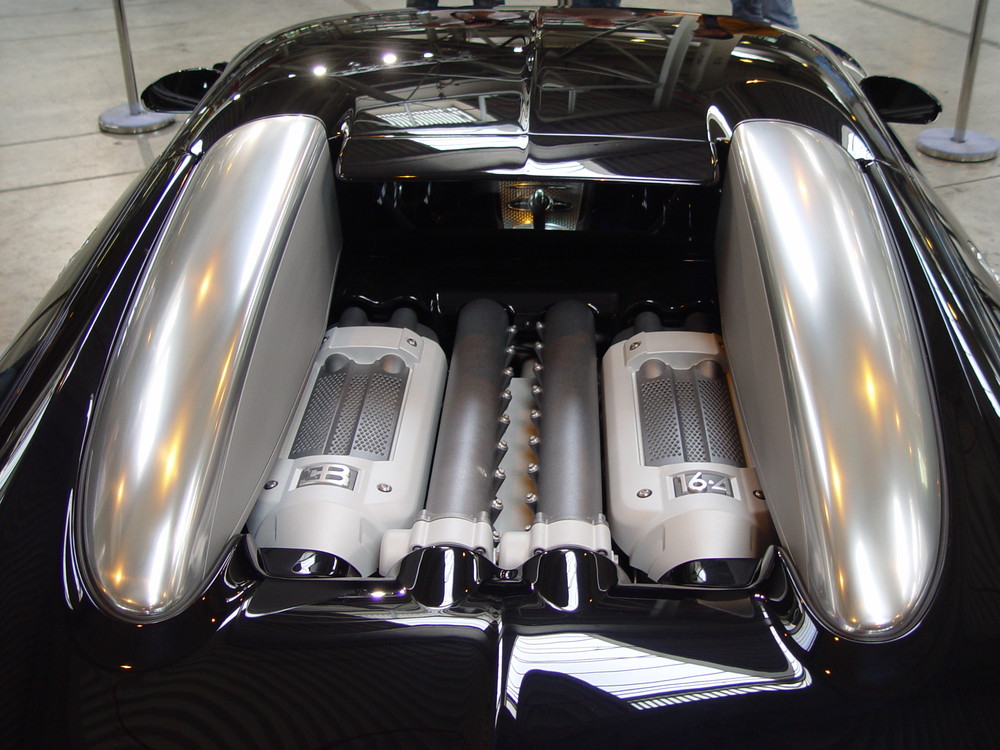 Bugatti Engine 1001